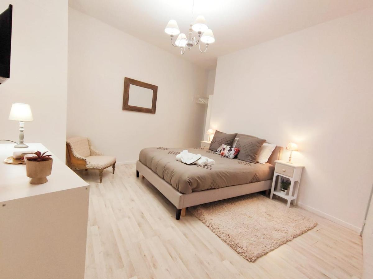 L'Echappee Belle - Terrasse 25M2 - Centre Ville - Lit Queen Size Saint-Quentin (Aisne) Bagian luar foto